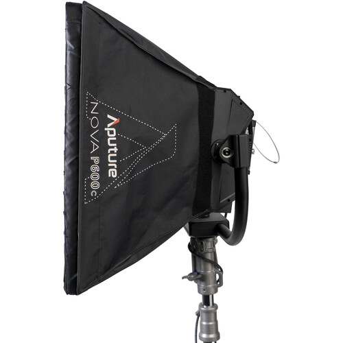 Aputure Nova P600c Softbox - 4